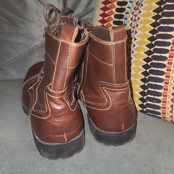 Report | Booster Boots Men\'s Size 13M